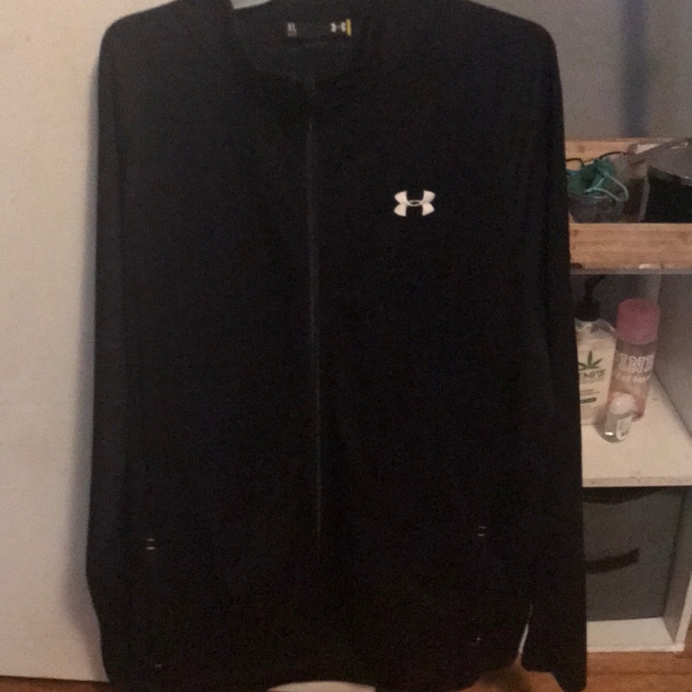 Like new Men’s Under Armour zip up